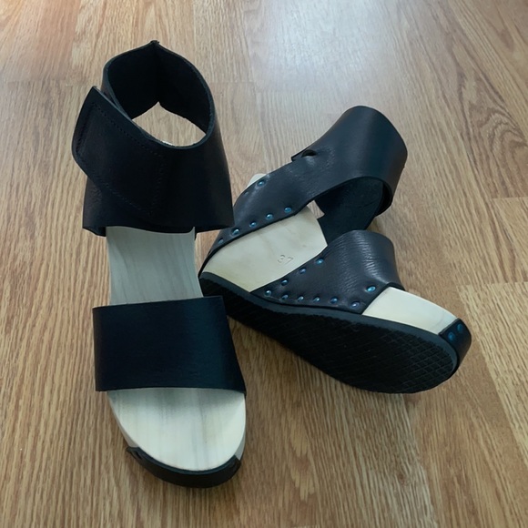 trippen Venture Branded Wedge Sandal - Picture 6 of 11